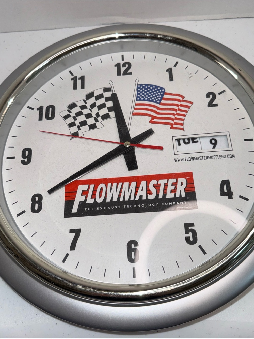 Flowmaster garage workshop Silver and White Wall Clock with Flags - Picture 5 of 6
